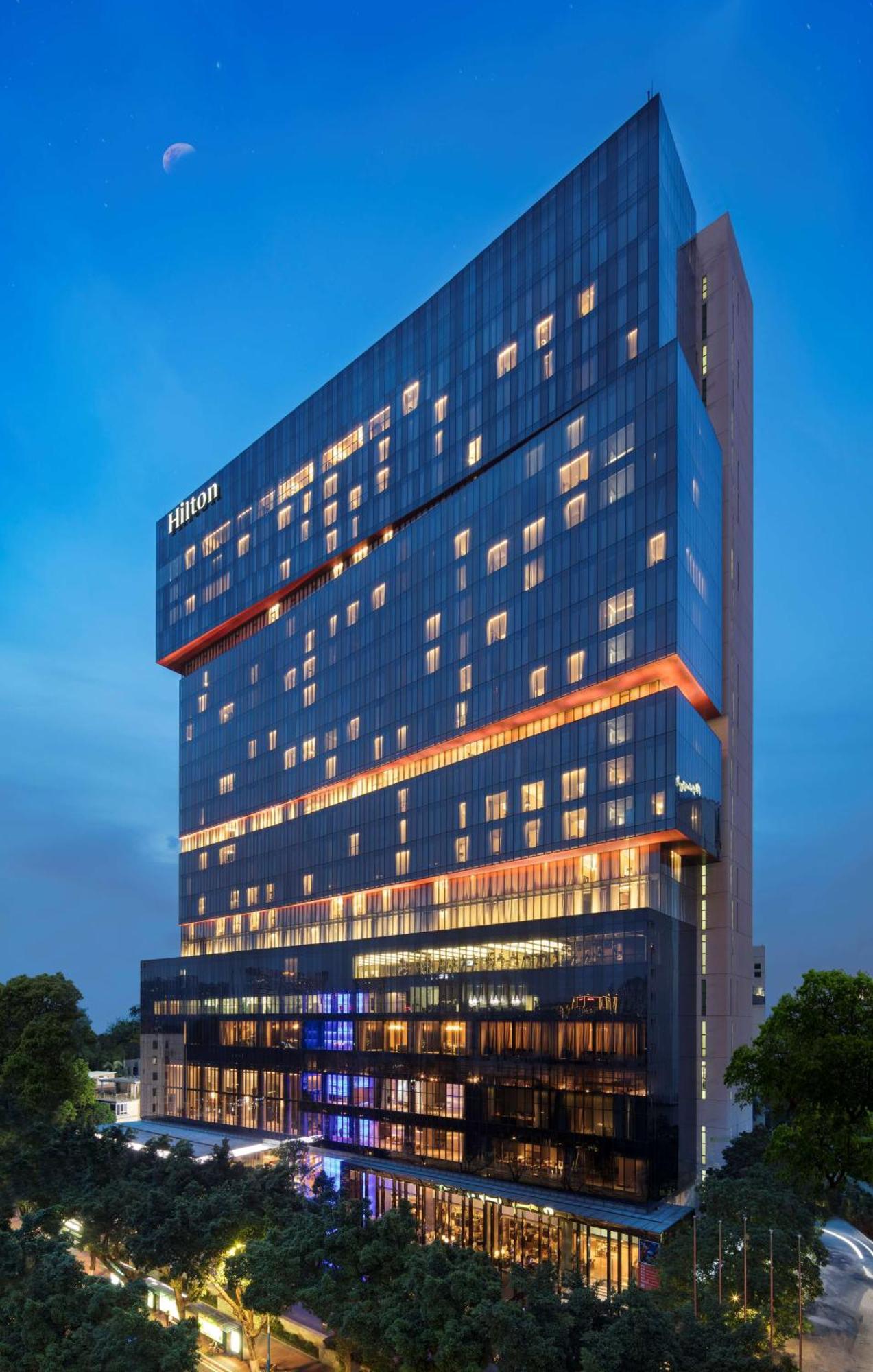 Hilton Guangzhou Tianhe - Free Shuttle Bus And Registration Counter Available During Canton Fair Period Eksteriør billede Hilton Chengdu