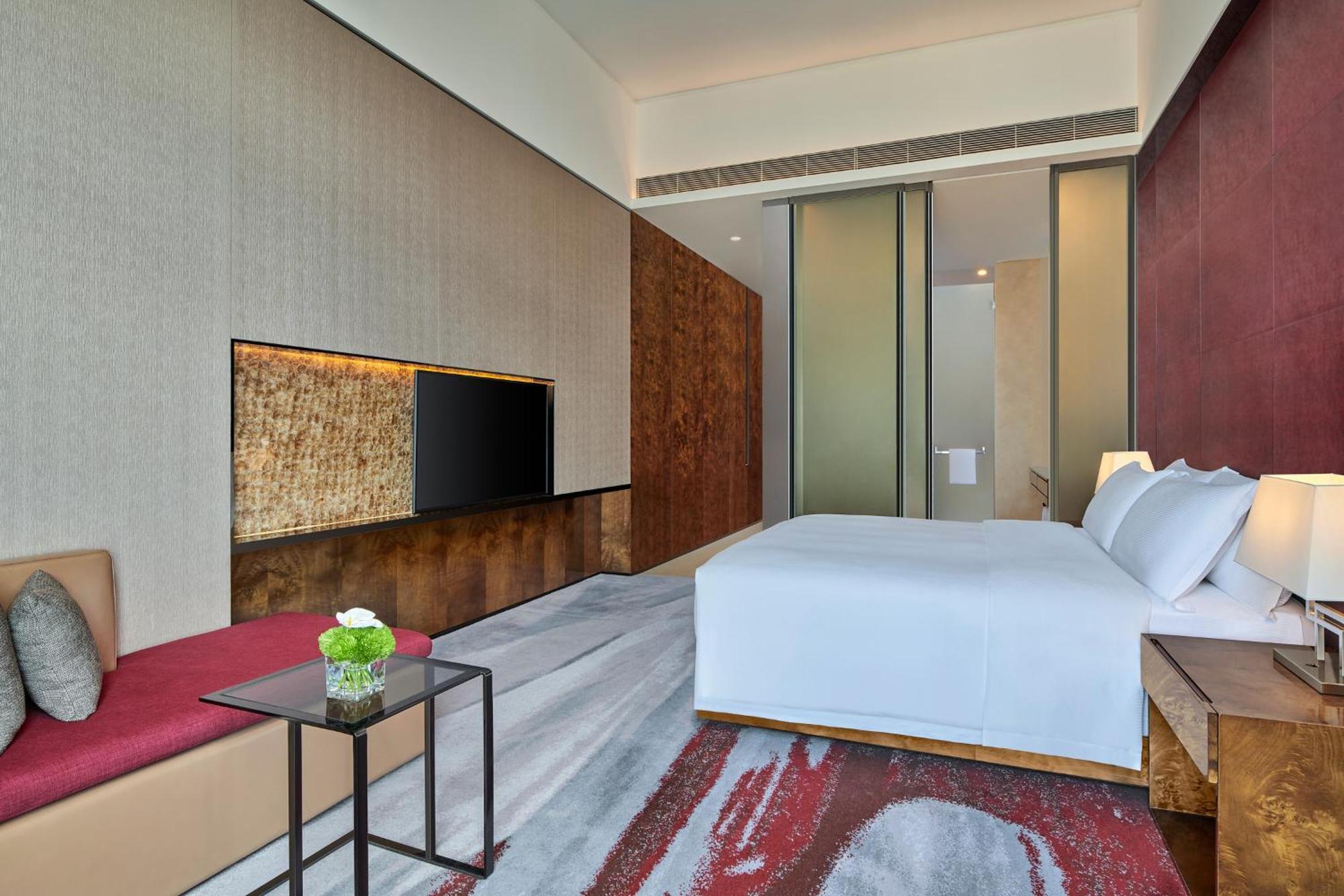 Hilton Guangzhou Tianhe - Free Shuttle Bus And Registration Counter Available During Canton Fair Period Eksteriør billede Deluxe Room