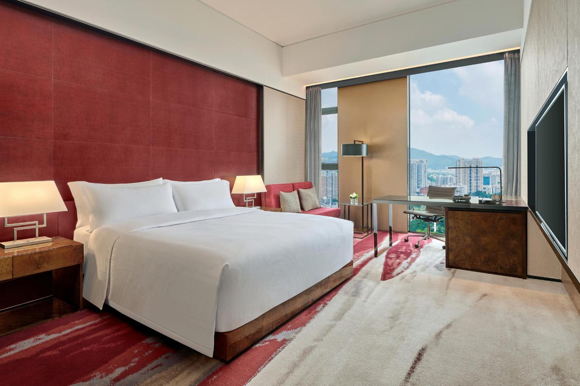 Hilton Guangzhou Tianhe - Free Shuttle Bus And Registration Counter Available During Canton Fair Period Eksteriør billede Deluxe Room