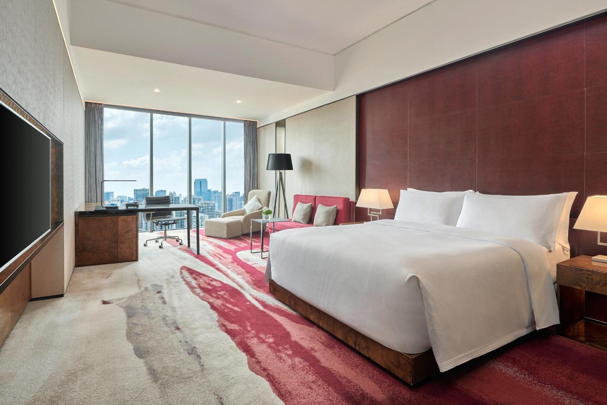 Hilton Guangzhou Tianhe - Free Shuttle Bus And Registration Counter Available During Canton Fair Period Eksteriør billede Deluxe Room