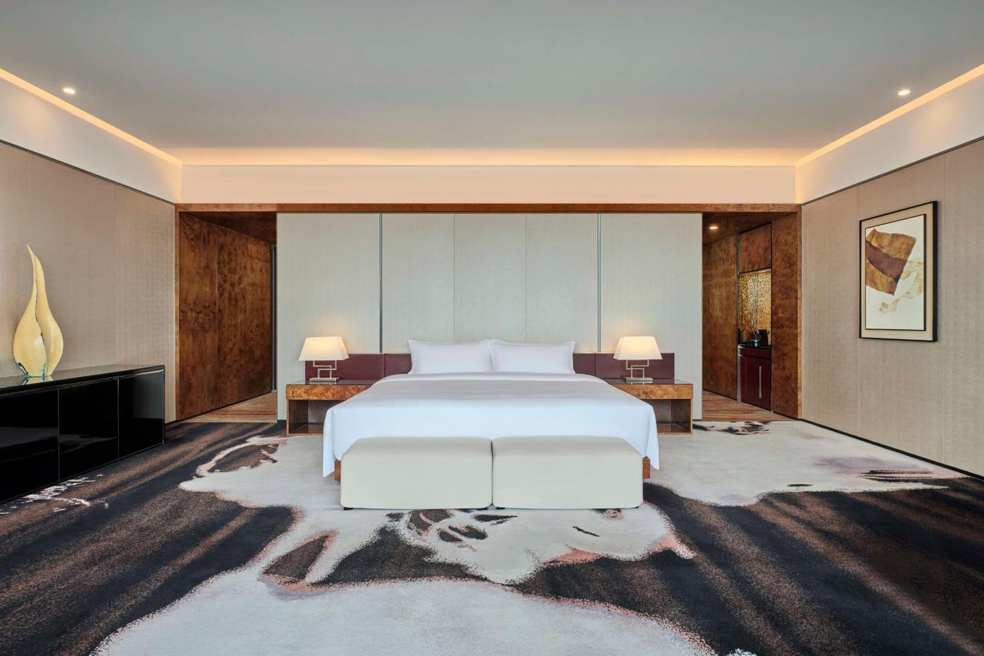 Hilton Guangzhou Tianhe - Free Shuttle Bus And Registration Counter Available During Canton Fair Period Eksteriør billede