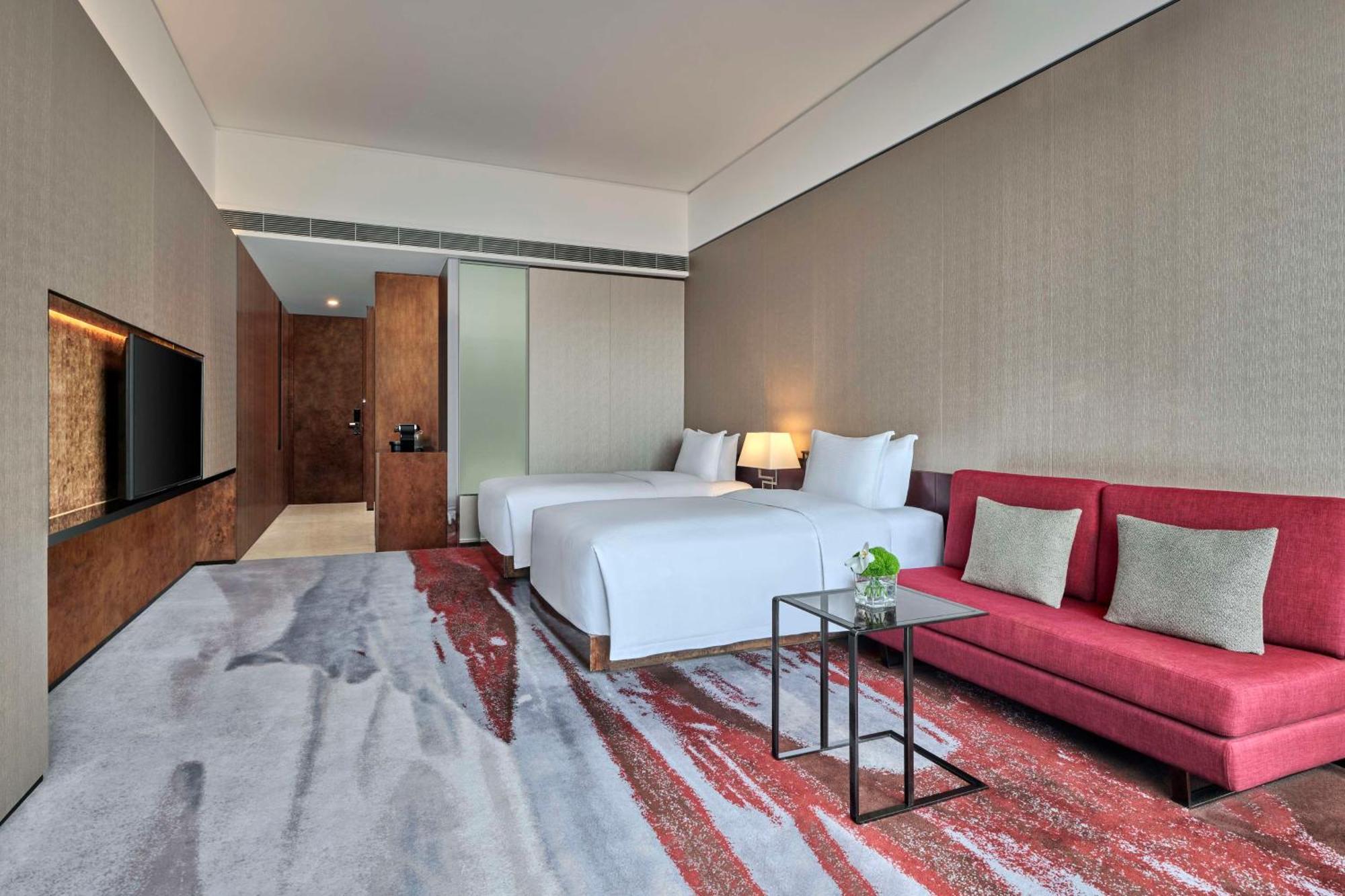 Hilton Guangzhou Tianhe - Free Shuttle Bus And Registration Counter Available During Canton Fair Period Eksteriør billede