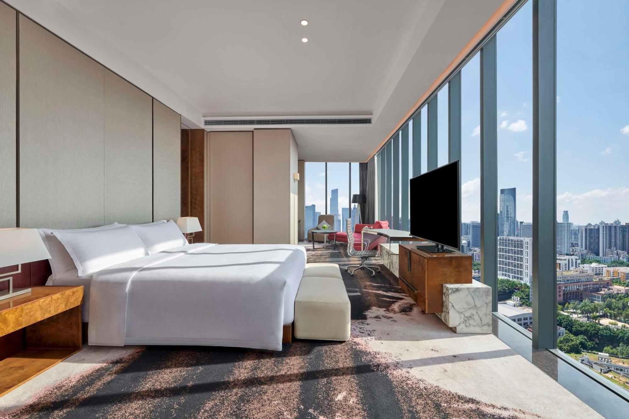 Hilton Guangzhou Tianhe - Free Shuttle Bus And Registration Counter Available During Canton Fair Period Eksteriør billede